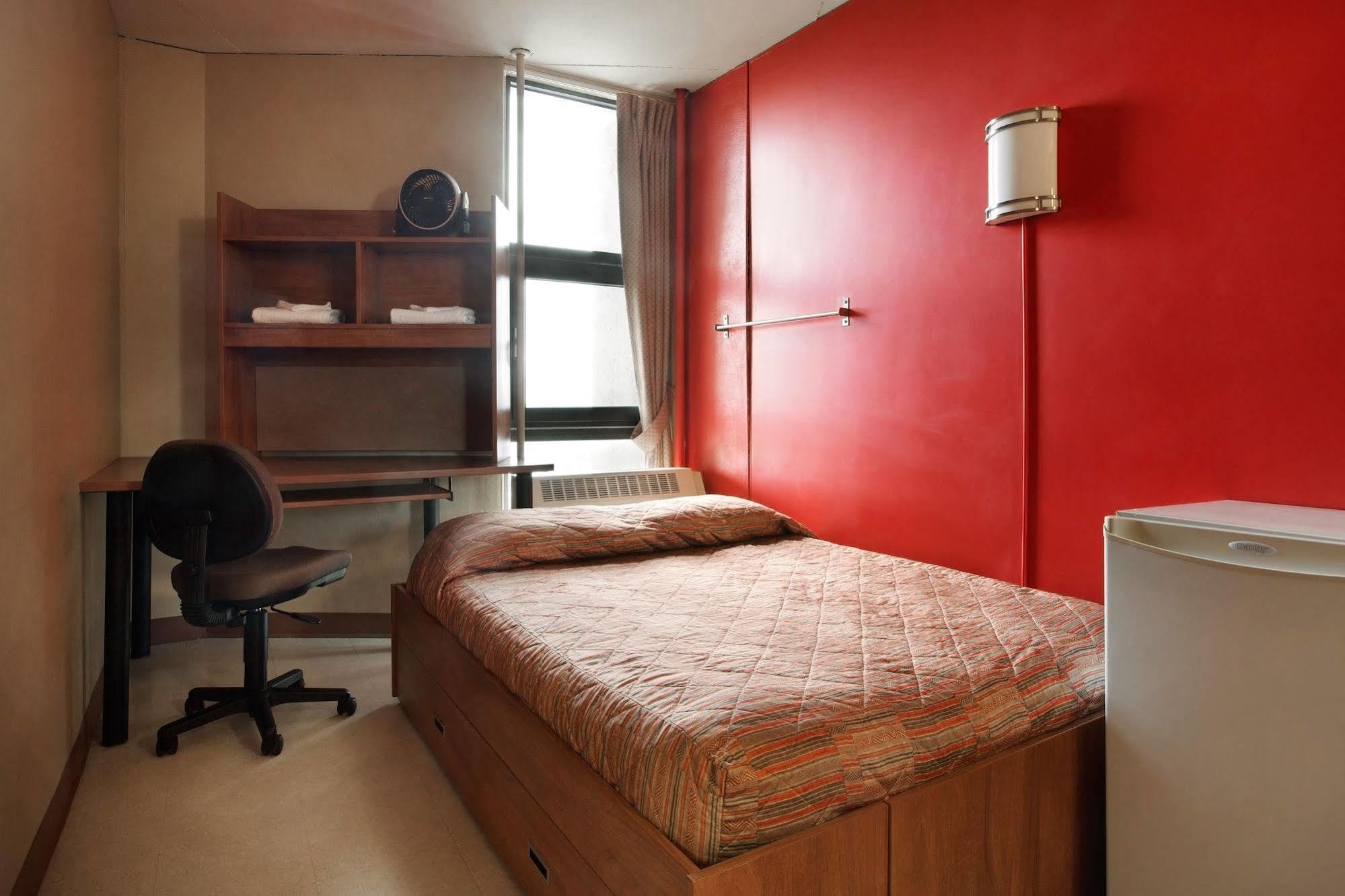 Zum Auberge D'Ete - Universite De Montréal Exteriör bild